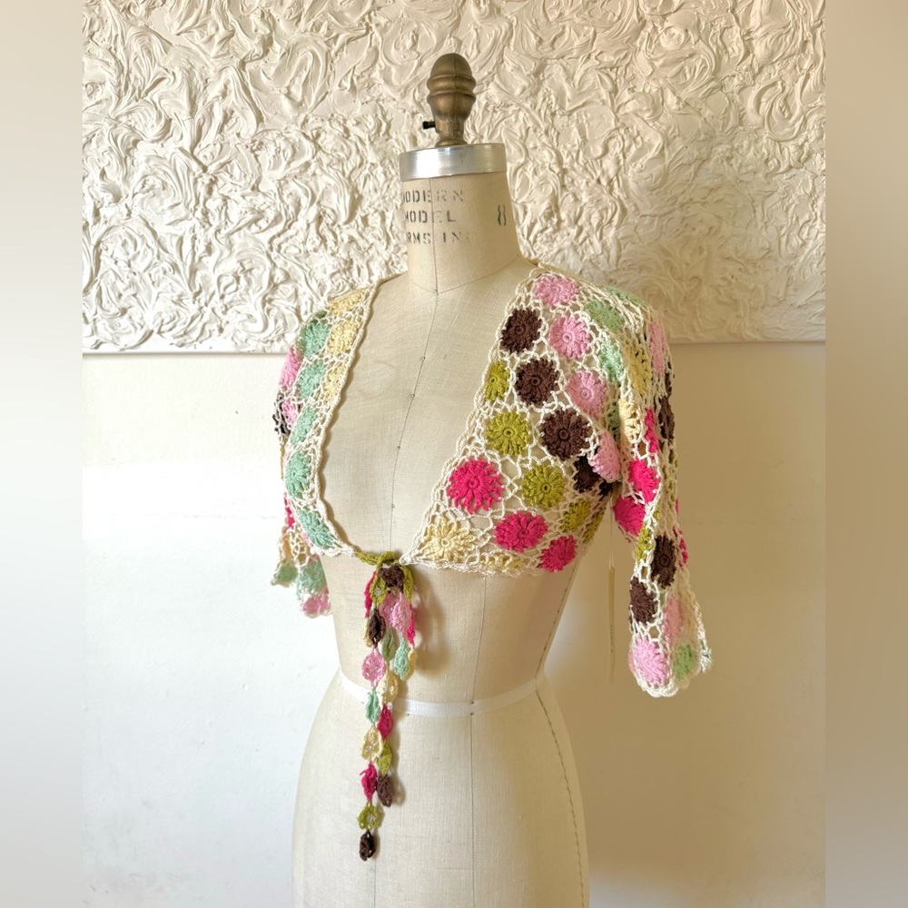 Laurie B - vintage hand crochet crop top